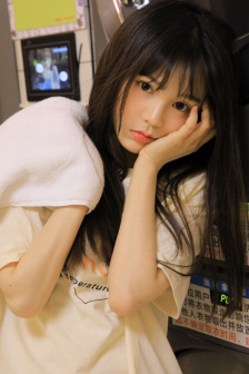 女孩输了让对方随便处理自己